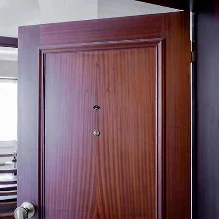 Апартаменты Lovelystay - Flats In Vrsa Historical Center