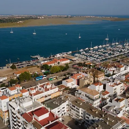 Lovelystay - Flats In Vrsa Historical Center Апартаменты Вила-Реал-ди-Санту-Антониу