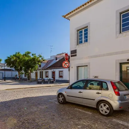 Lovelystay - Flats In Vrsa Historical Center Апартаменты Вила-Реал-ди-Санту-Антониу
