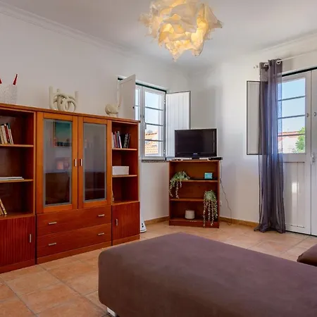 Апартаменты Lovelystay - Flats In Vrsa Historical Center *