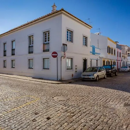 Апартаменты Lovelystay - Flats In Vrsa Historical Center Вила-Реал-ди-Санту-Антониу