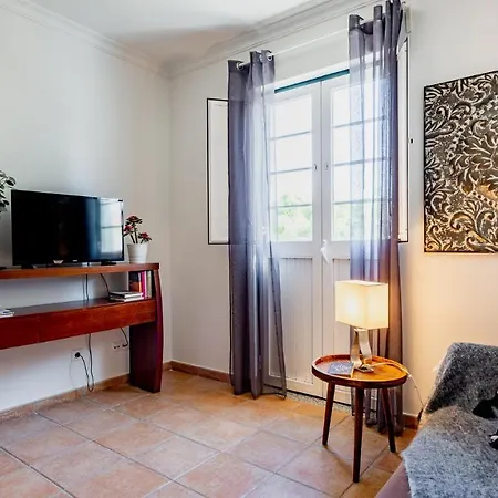 Апартаменты Lovelystay - Flats In Vrsa Historical Center *