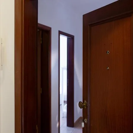Апартаменты Lovelystay - Flats In Vrsa Historical Center